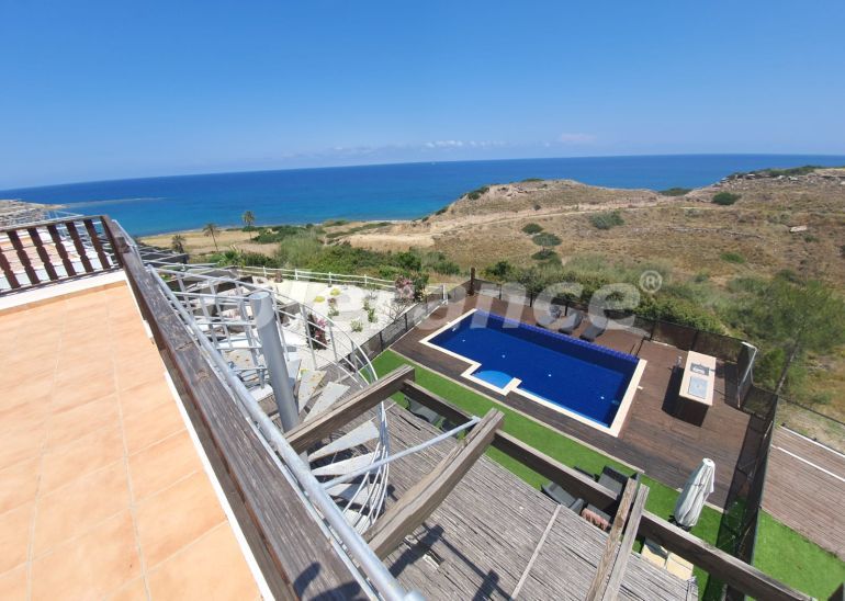 Квартира в Кирения, Северный Кипр вид на море с бассейном: купить недвижимость в Турции - 82498