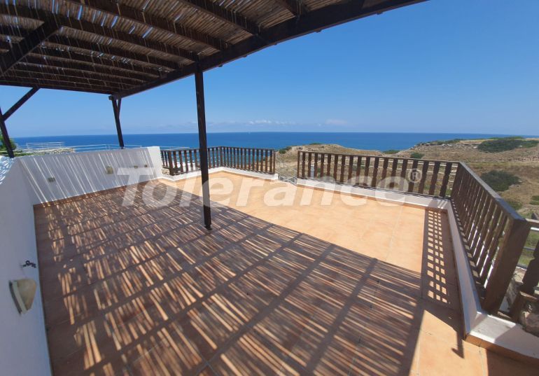 Квартира в Кирения, Северный Кипр вид на море с бассейном: купить недвижимость в Турции - 83511