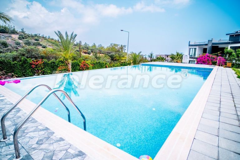 Квартира в Кирения, Северный Кипр вид на море с бассейном: купить недвижимость в Турции - 85052