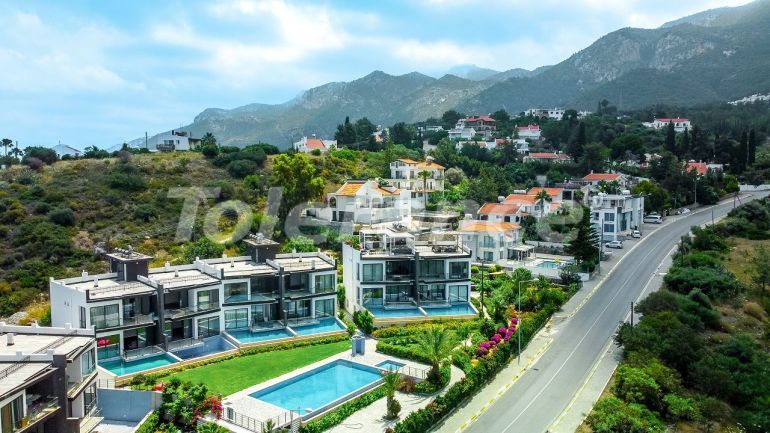 Квартира в Кирения, Северный Кипр вид на море с бассейном: купить недвижимость в Турции - 85054