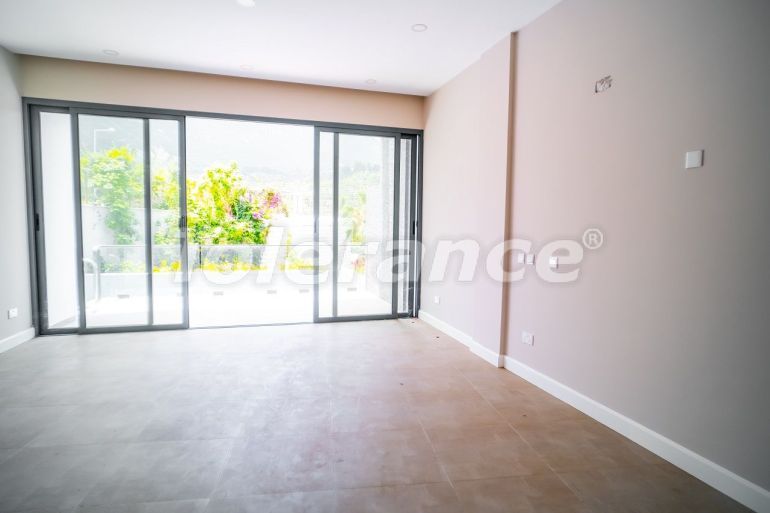 Квартира в Кирения, Северный Кипр вид на море с бассейном: купить недвижимость в Турции - 85061