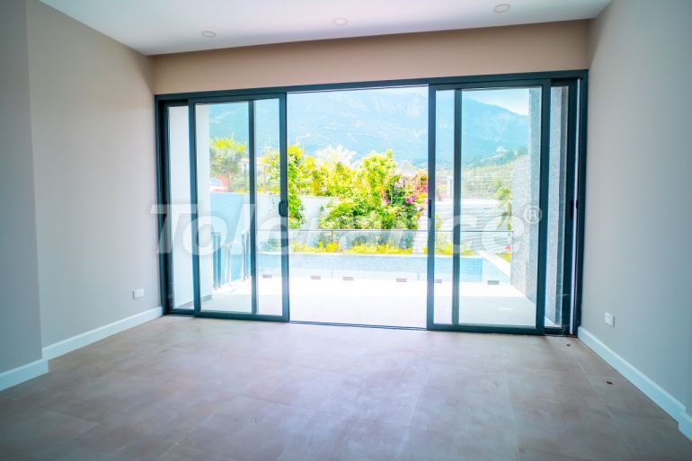 Квартира в Кирения, Северный Кипр вид на море с бассейном: купить недвижимость в Турции - 85062