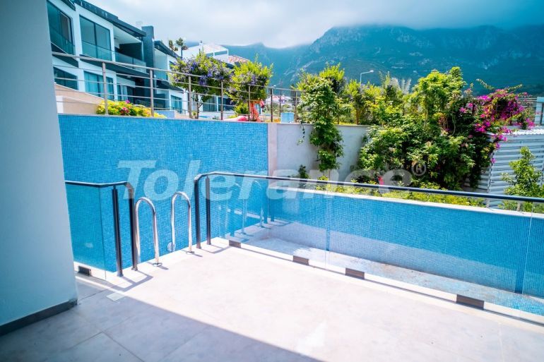 Квартира в Кирения, Северный Кипр вид на море с бассейном: купить недвижимость в Турции - 85064