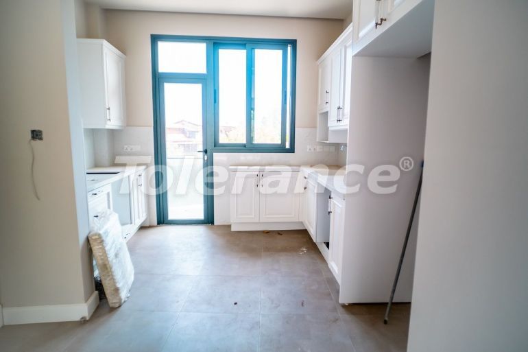 Квартира в Кирения, Северный Кипр вид на море с бассейном: купить недвижимость в Турции - 85070