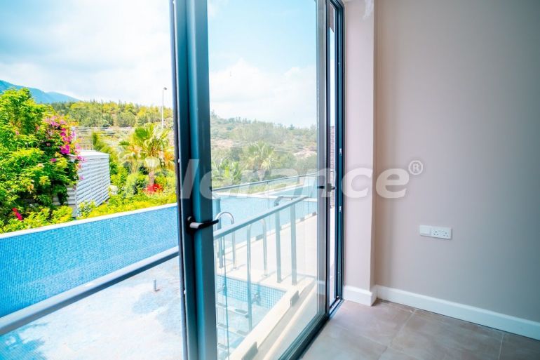 Квартира в Кирения, Северный Кипр вид на море с бассейном: купить недвижимость в Турции - 85082