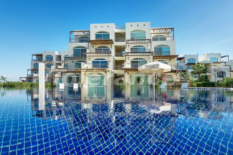 Квартира в Кирения, Северный Кипр вид на море с бассейном в рассрочку: купить недвижимость в Турции - 85401