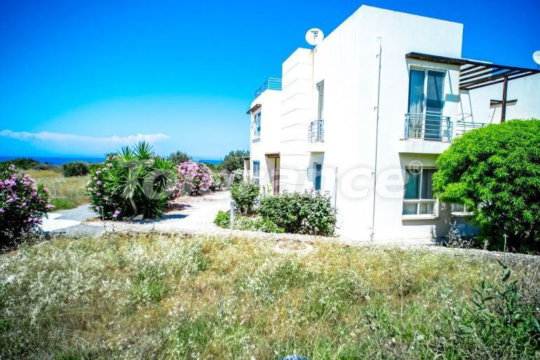 Квартира в Кирения, Северный Кипр вид на море с бассейном: купить недвижимость в Турции - 85529