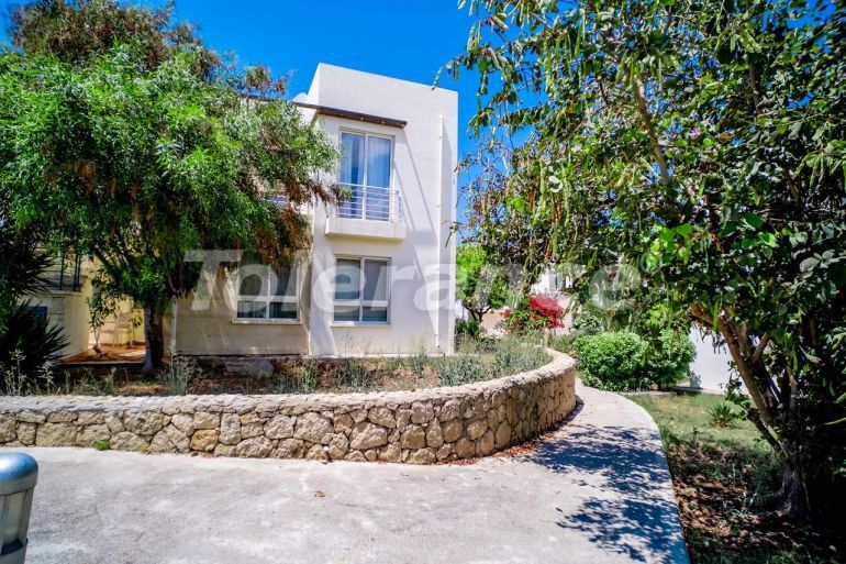 Квартира в Кирения, Северный Кипр вид на море с бассейном: купить недвижимость в Турции - 85534