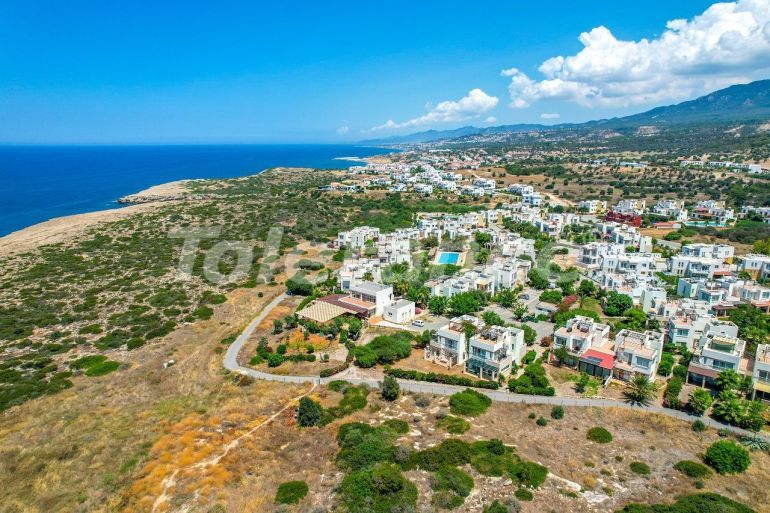 Квартира в Кирения, Северный Кипр вид на море с бассейном: купить недвижимость в Турции - 85535