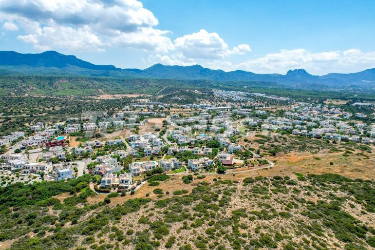 Квартира в Кирения, Северный Кипр вид на море с бассейном: купить недвижимость в Турции - 85536