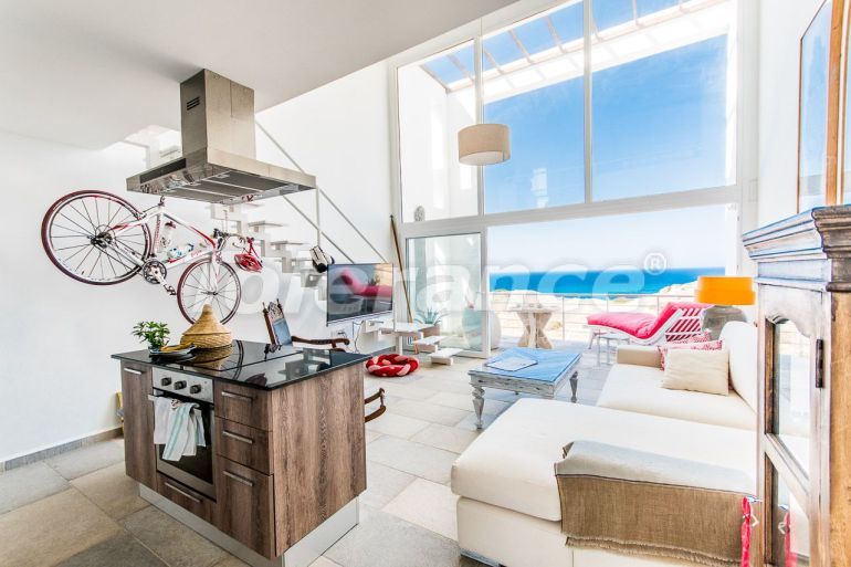 Квартира в Кирения, Северный Кипр вид на море с бассейном: купить недвижимость в Турции - 86086