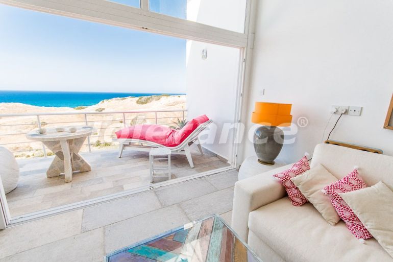 Квартира в Кирения, Северный Кипр вид на море с бассейном: купить недвижимость в Турции - 86091