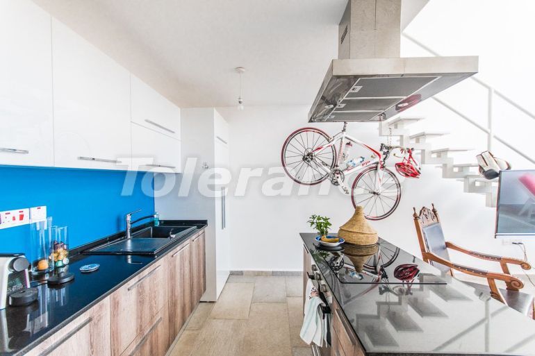 Квартира в Кирения, Северный Кипр вид на море с бассейном: купить недвижимость в Турции - 86096