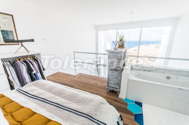 Квартира в Кирения, Северный Кипр вид на море с бассейном: купить недвижимость в Турции - 86106