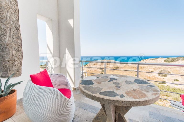 Квартира в Кирения, Северный Кипр вид на море с бассейном: купить недвижимость в Турции - 86110