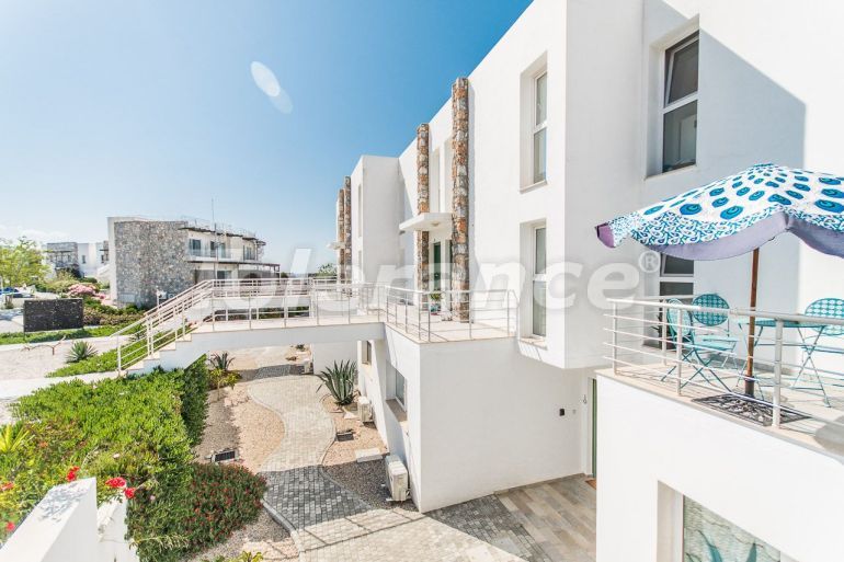 Квартира в Кирения, Северный Кипр вид на море с бассейном: купить недвижимость в Турции - 86116