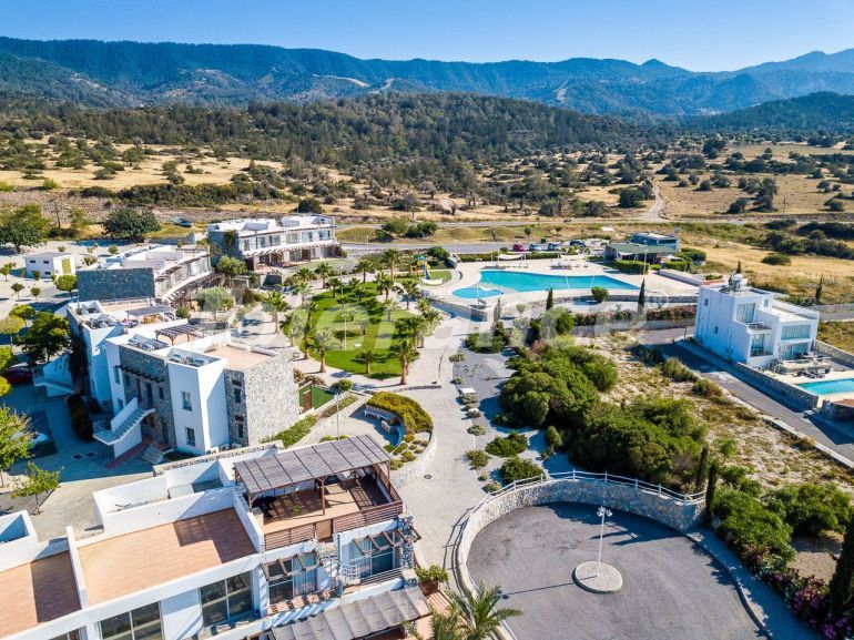 Квартира в Кирения, Северный Кипр вид на море с бассейном: купить недвижимость в Турции - 86122