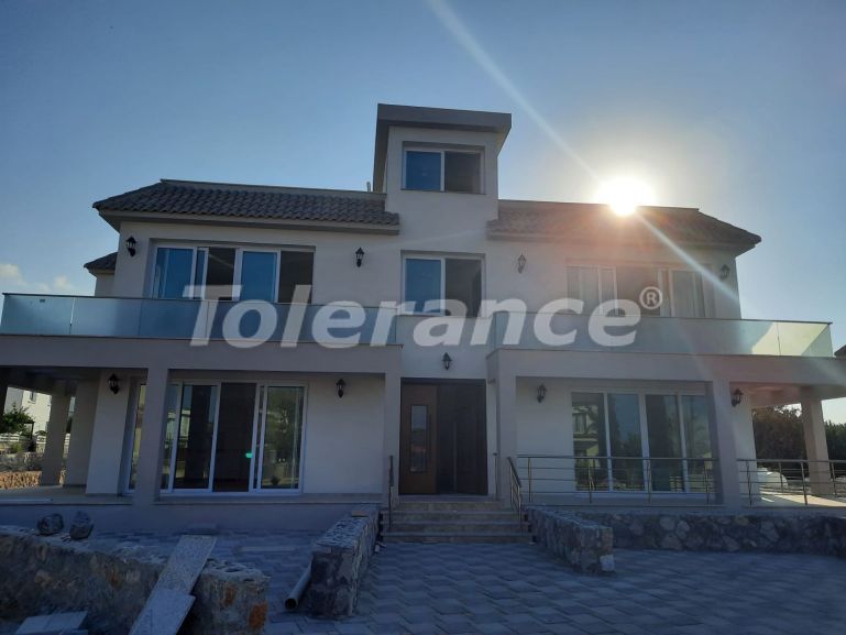 Квартира в Кирения, Северный Кипр: купить недвижимость в Турции - 88503