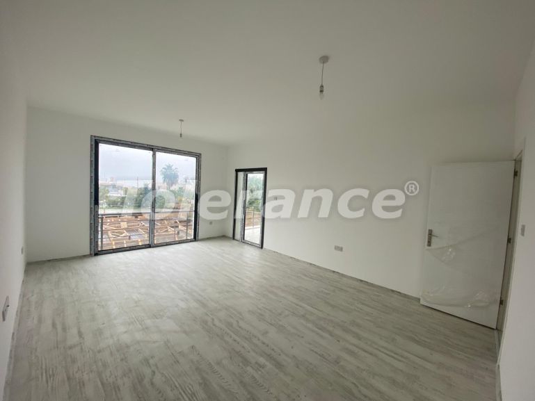 Квартира в Кирения, Северный Кипр с бассейном: купить недвижимость в Турции - 88806