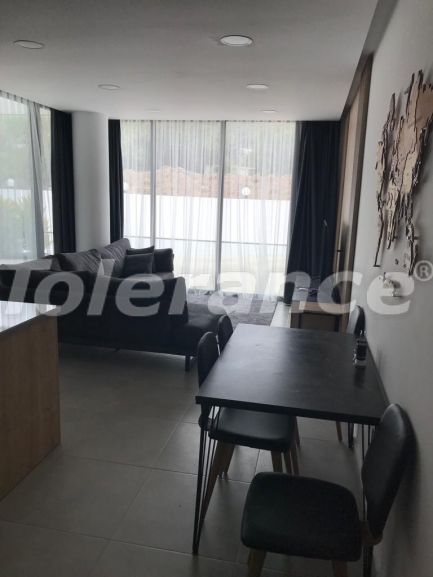 Квартира в Кирения, Северный Кипр с бассейном: купить недвижимость в Турции - 90369