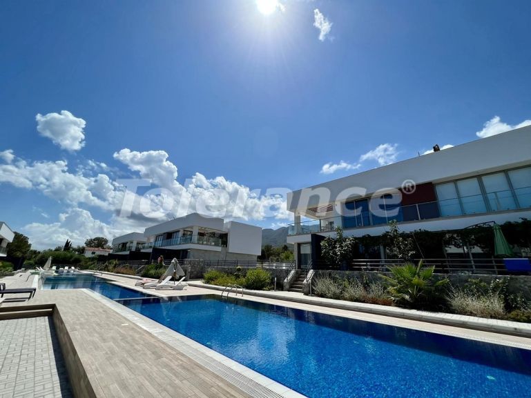 Квартира в Кирения, Северный Кипр с бассейном: купить недвижимость в Турции - 92807