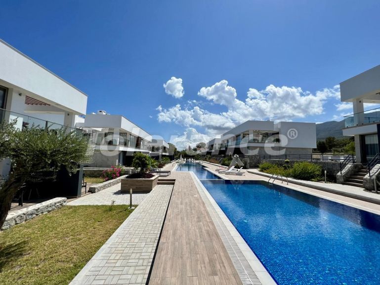 Квартира в Кирения, Северный Кипр с бассейном: купить недвижимость в Турции - 92809