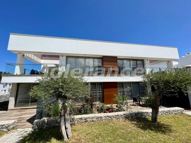 Квартира в Кирения, Северный Кипр с бассейном: купить недвижимость в Турции - 92810