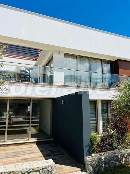 Квартира в Кирения, Северный Кипр с бассейном: купить недвижимость в Турции - 92811