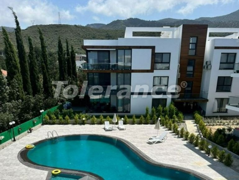 Квартира в Кирения, Северный Кипр с бассейном: купить недвижимость в Турции - 98328