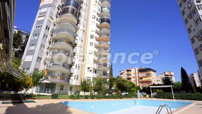 Квартира в Лара, Анталия с бассейном: купить недвижимость в Турции - 62046