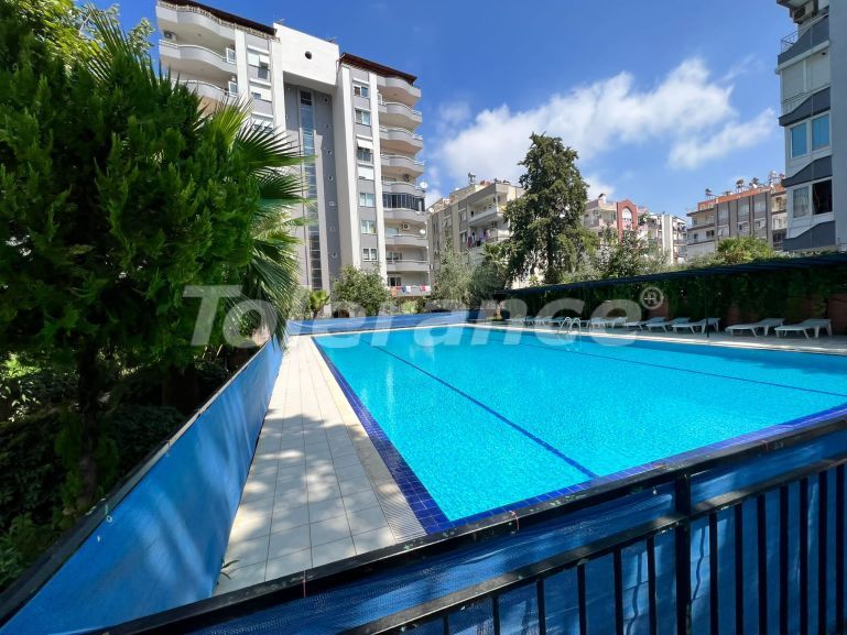 Квартира в Лара, Анталия с бассейном: купить недвижимость в Турции - 98324