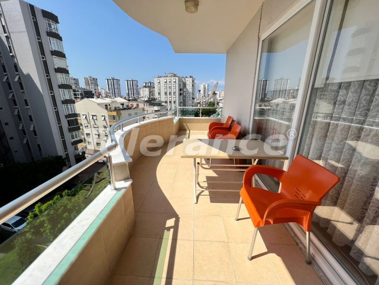 Квартира в Лара, Анталия с бассейном: купить недвижимость в Турции - 98327