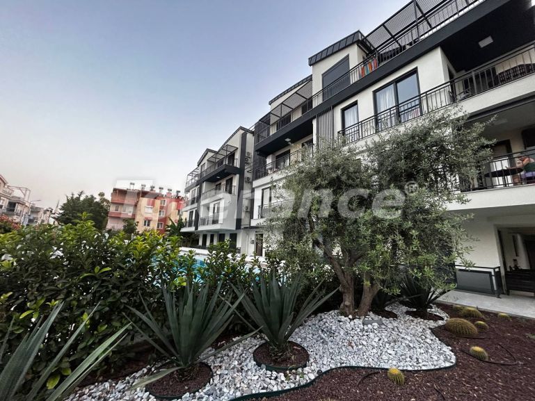 Квартира в Лара, Анталия с бассейном: купить недвижимость в Турции - 98626