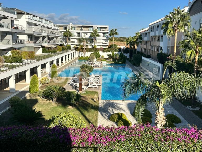 Квартира в Сиде с бассейном: купить недвижимость в Турции - 137456