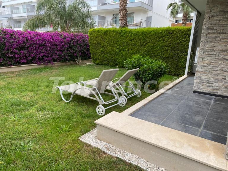 Квартира в Сиде с бассейном: купить недвижимость в Турции - 138073