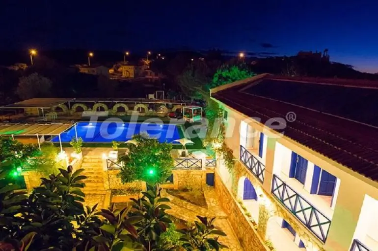 Отель в Каше с бассейном: купить недвижимость в Турции - 30543