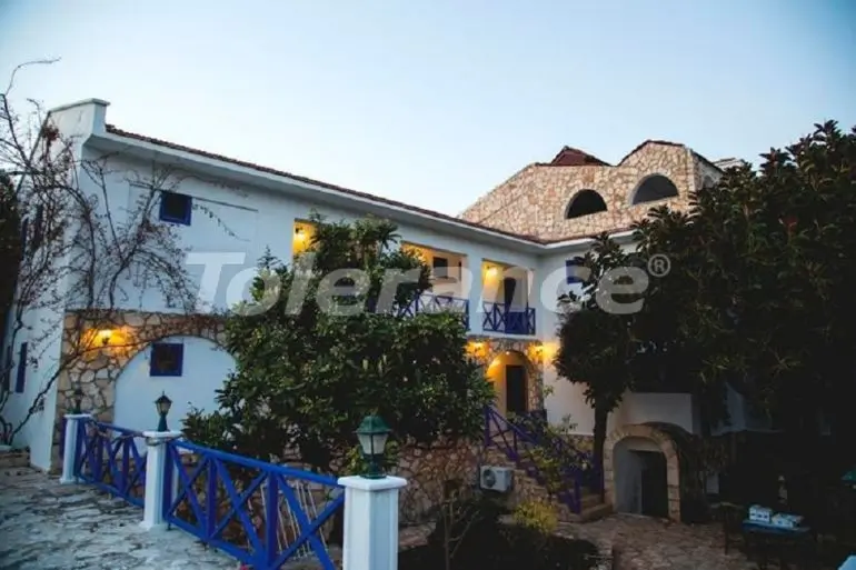 Отель в Каше с бассейном: купить недвижимость в Турции - 30556