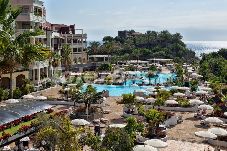 Отель в Сиде вид на море с бассейном: купить недвижимость в Турции - 46597