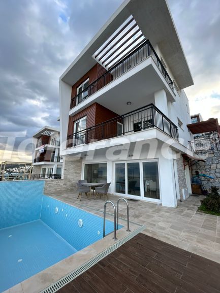 Вилла или дом в Адабюкю, Бодрум вид на море с бассейном: купить недвижимость в Турции - 70383