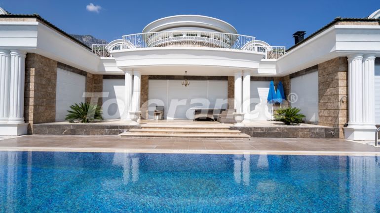 Вилла или дом от застройщика в Арсланбуджак, Кемер с бассейном - 102531 Вилла или дом от застройщика в Арсланбуджак, Кемер с бассейном: купить недвижимость в Турции - 102531