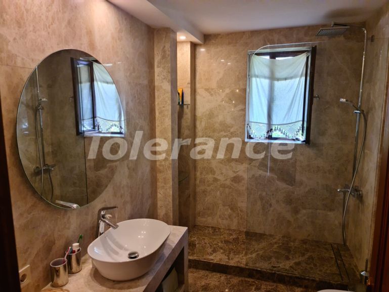 Вилла или дом в Арсланбуджак, Кемер с бассейном: купить недвижимость в Турции - 116153