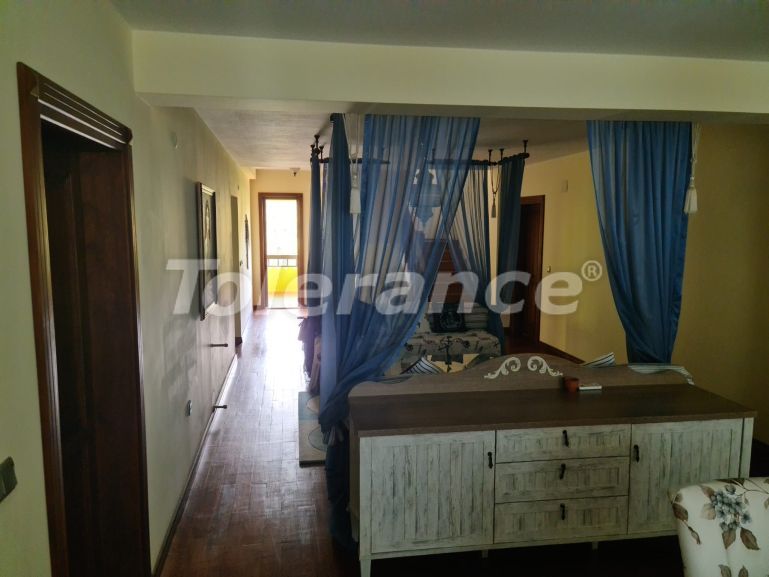 Вилла или дом в Арсланбуджак, Кемер с бассейном: купить недвижимость в Турции - 116155