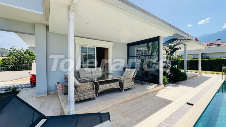 Вилла или дом в Арсланбуджак, Кемер с бассейном: купить недвижимость в Турции - 136347