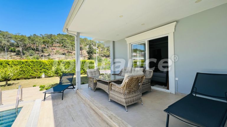 Вилла или дом в Арсланбуджак, Кемер с бассейном: купить недвижимость в Турции - 136351