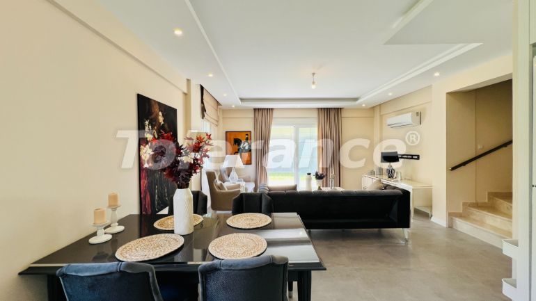 Вилла или дом в Арсланбуджак, Кемер с бассейном: купить недвижимость в Турции - 136586