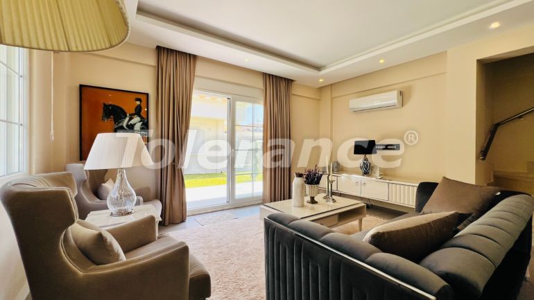 Вилла или дом в Арсланбуджак, Кемер с бассейном: купить недвижимость в Турции - 136588