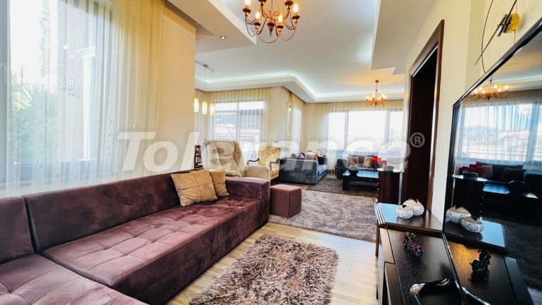 Вилла или дом в Арсланбуджак, Кемер с бассейном: купить недвижимость в Турции - 136752