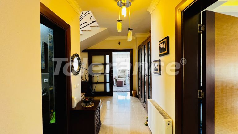 Вилла или дом в Арсланбуджак, Кемер с бассейном: купить недвижимость в Турции - 136769