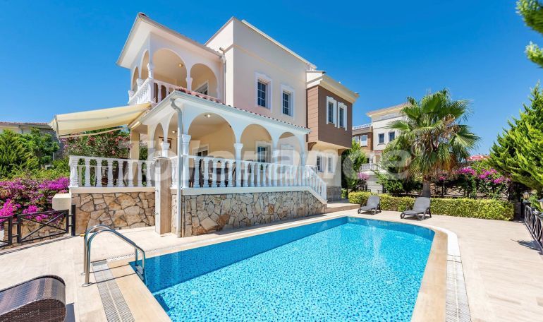 Вилла или дом от застройщика в Авсаларе, Аланья вид на море с бассейном - 127108 Вилла или дом от застройщика в Авсаларе, Аланья вид на море с бассейном: купить недвижимость в Турции - 127108