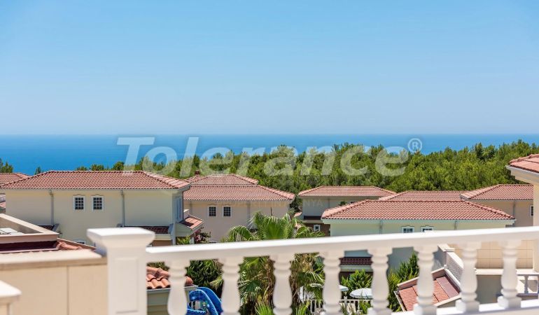 Вилла или дом от застройщика в Авсаларе, Аланья вид на море с бассейном - 127114 Вилла или дом от застройщика в Авсаларе, Аланья вид на море с бассейном: купить недвижимость в Турции - 127114